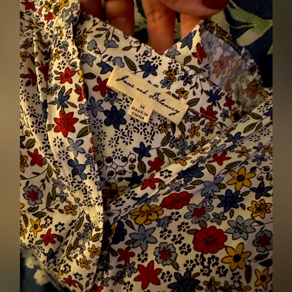 Spring Floral Top - Picture 3 of 3
